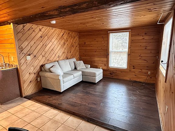 2nd image of 9 Windsor St #1