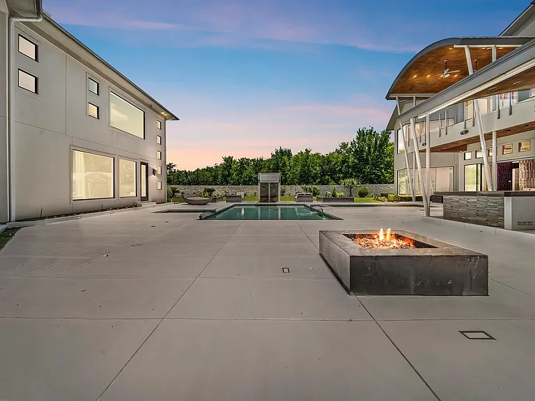 4043 Maranatha Dr — Photo 17