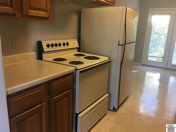 4th image of 1617 Campbell St