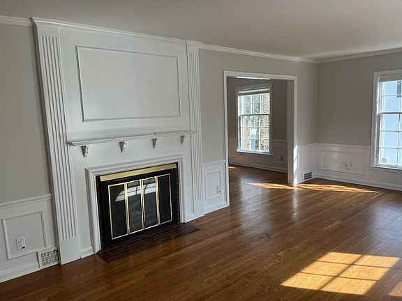 5th image of 3325 Somerset Dr