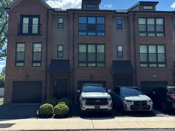 41 Sienna Pl, Feasterville, PA 19053