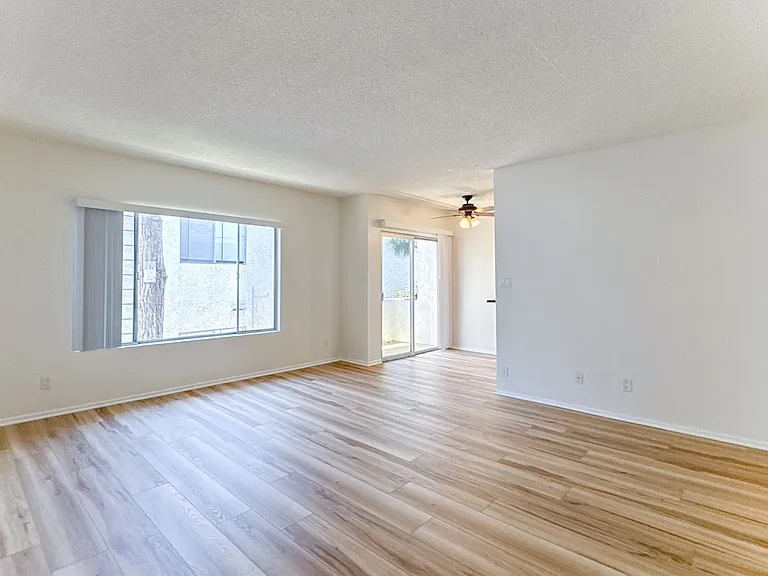 4051 Mclaughlin Ave — Photo 2
