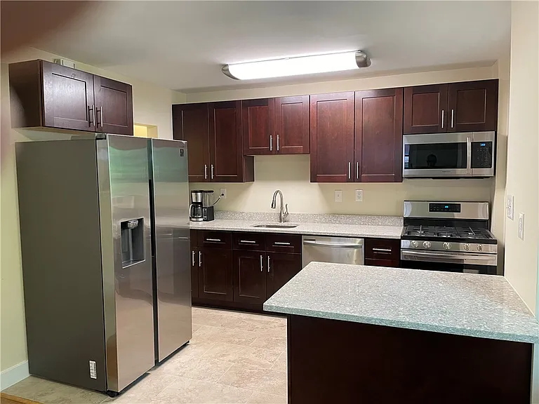 721 Center Ave — Photo 7