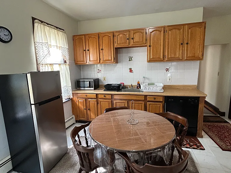 20 Sutton St #2 — Photo 3