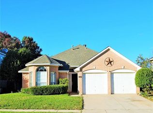 1916 Hunters Ridge Dr, Grapevine, TX 76051