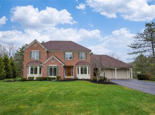 11 Merryhill Ln, Pittsford, NY 14534