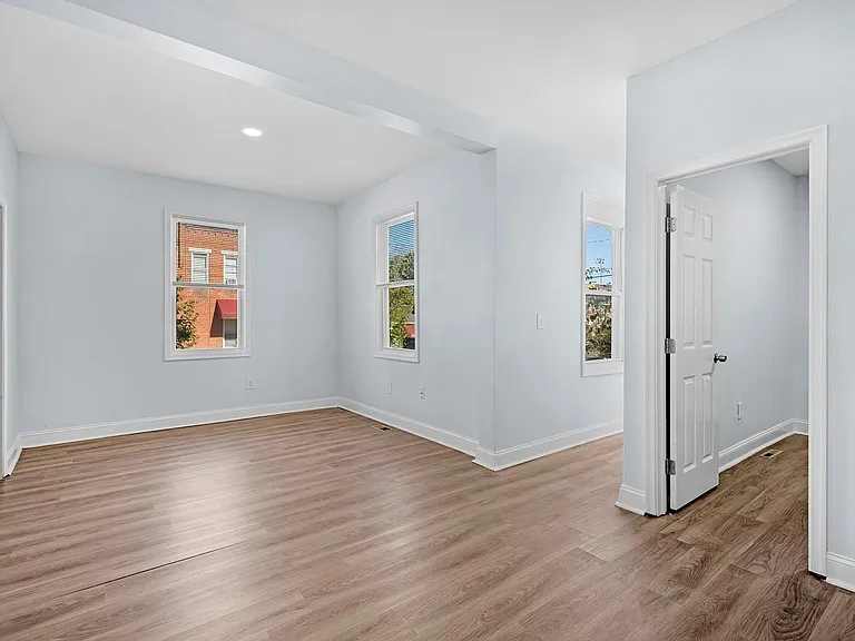 3501 Oakmont Ave — Photo 2