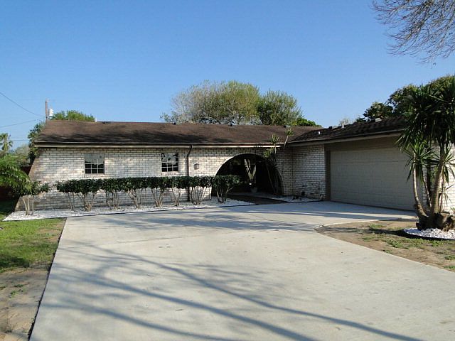1st image of 222 Ebony Ln