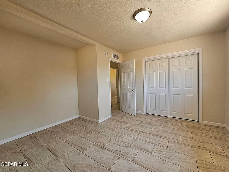 6005 Tampa Ave — Photo 11