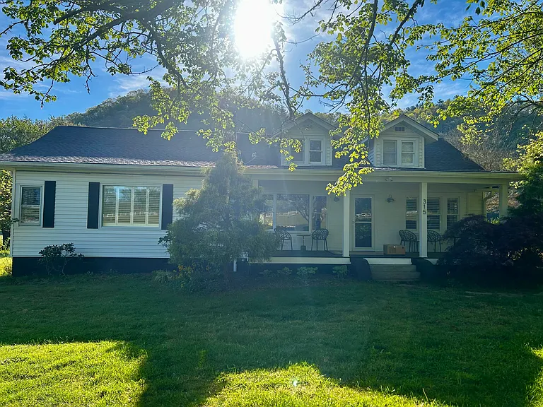 315 Shoals Falls Rd — Photo 2