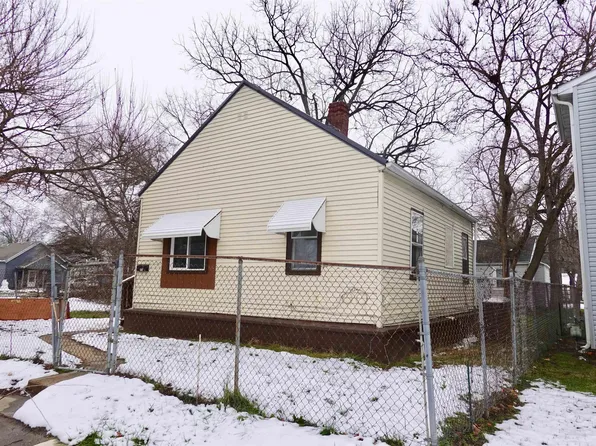 910 W Henry St, Anderson, IN 46016