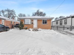 8443 Hettenberger Ave, Warren, MI 48093