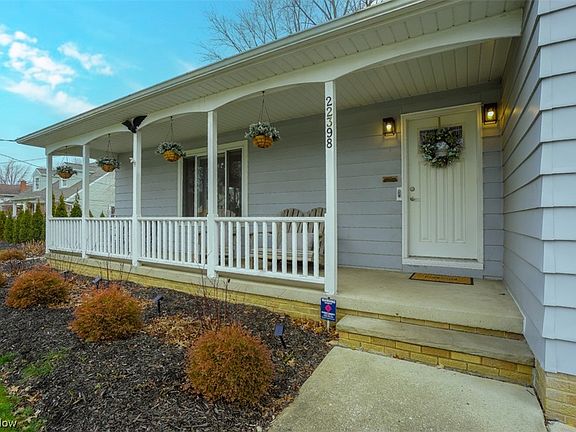 3rd image of 22398 Spencer Ln