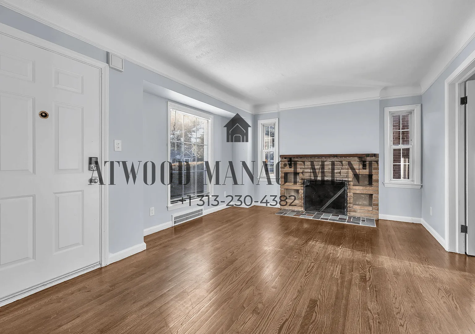 This beautifully updated 3-bedroom, 1-bath single-family home is ready for move-in! — Photo 2