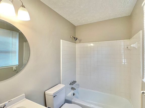 4th image of 420 Whispering Hills Dr #420