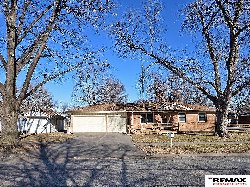 1st image of 7040 Seward Ave