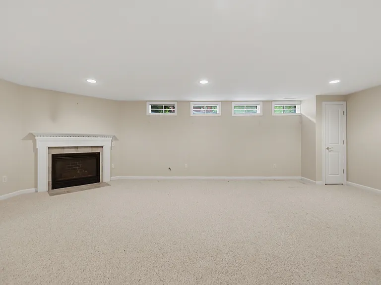 39 Brook Ln — Photo 12
