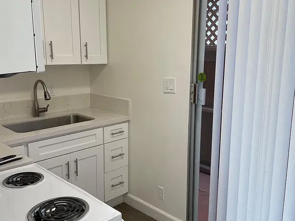 13225 Moorpark St #1, Sherman Oaks, CA 91423