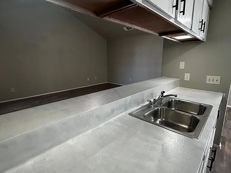 6603 Deatonhill Dr — Photo 1