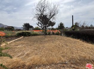 255 W Poppyfields Dr, Altadena, CA 91001