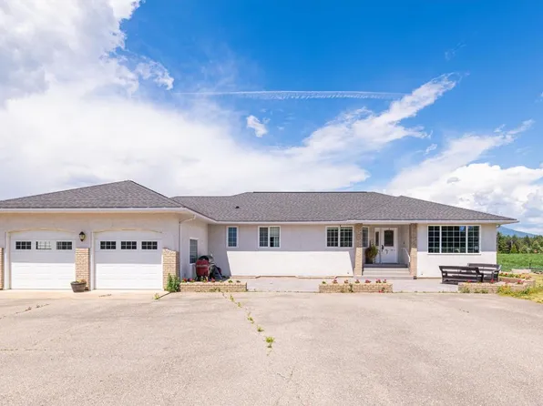 1926 37th St, Central Kootenay, BC V0B 1G2