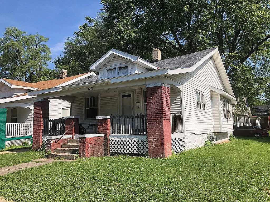 1276 E Walnut St photo 1