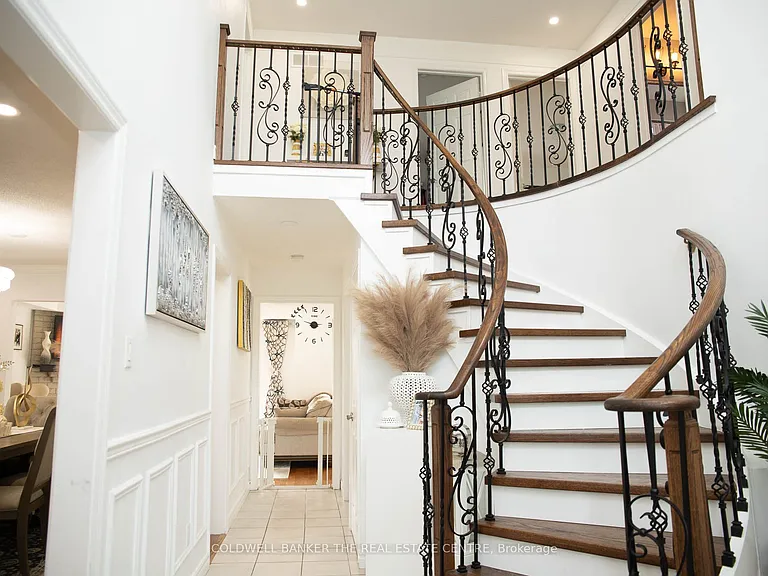 497 Grove St E — Photo 5