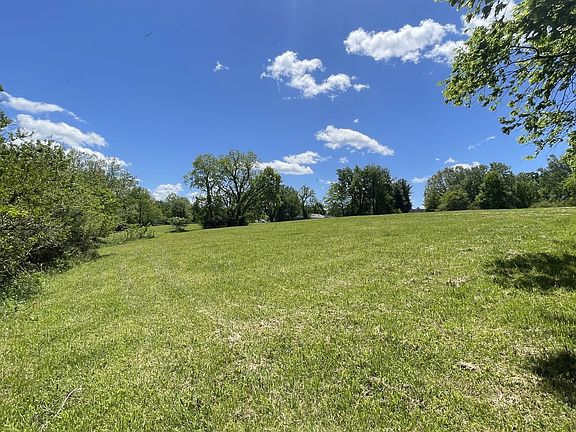2nd image of 2125 Tulip Hill Dr