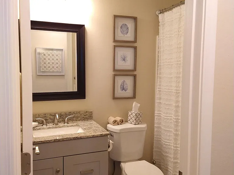 653 W Tanner Robert Pl — Photo 10