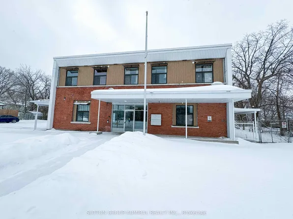 822 Marlborough St N, Cornwall, ON K6H 4B4