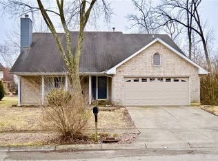 6490 Deer Knolls Dr, Dayton, OH 45424