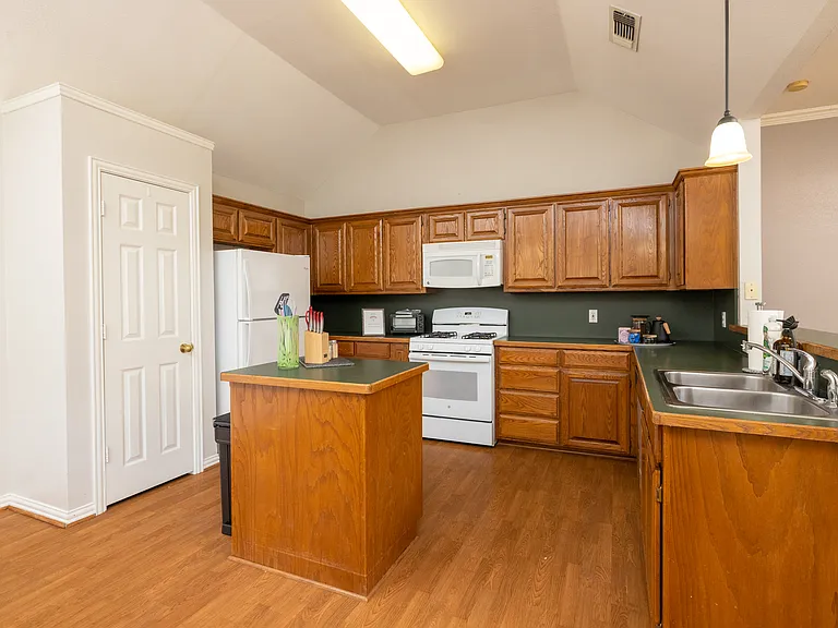 2524 Coffey Dr — Photo 36