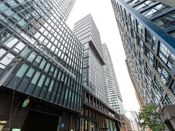 82 Dalhousie St #909, Toronto, ON M5B 0C5