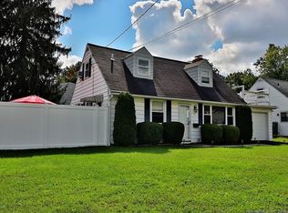 15 Middlebury St, Stamford, CT 06902