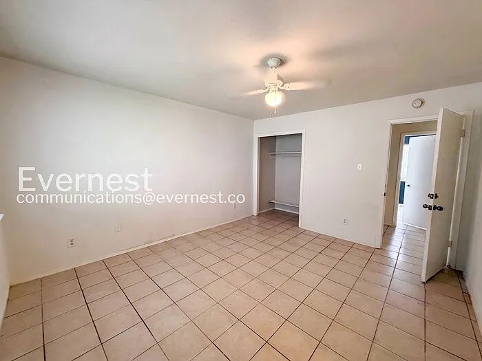 204 W William Cannon Dr #B — Photo 8