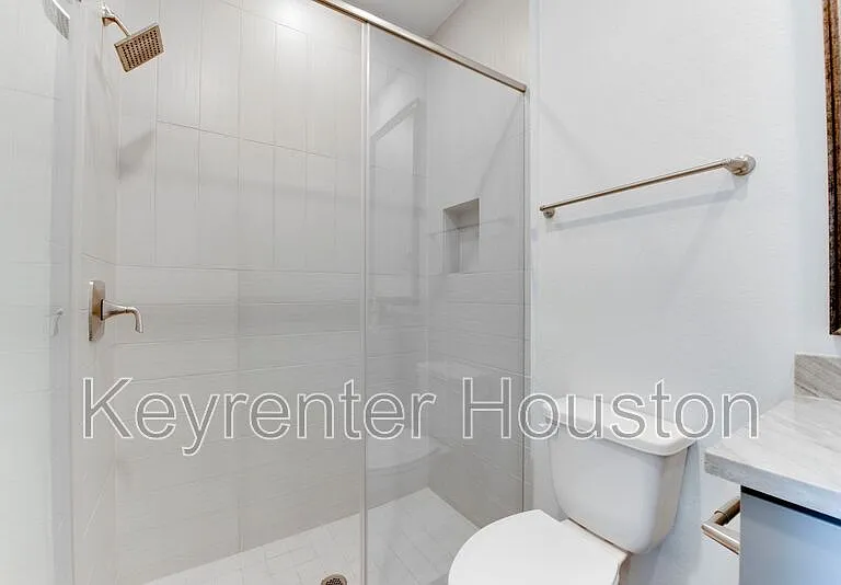 2928 Lamar St — Photo 7