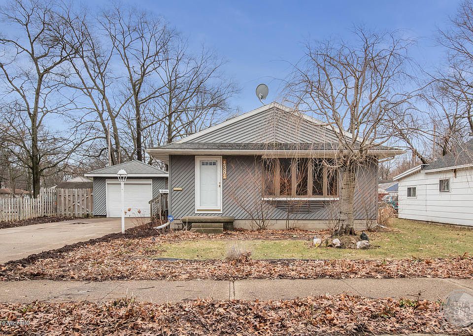 1st image of 1381 Francis Ave
