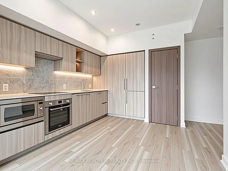 19 Bathurst St #1216 — Photo 7