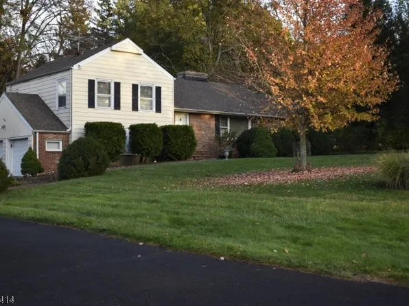 47 E Rayburn Rd, Long Hill Twp., NJ 07946