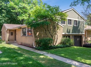 221 S Albert St, Mount Prospect, IL 60056