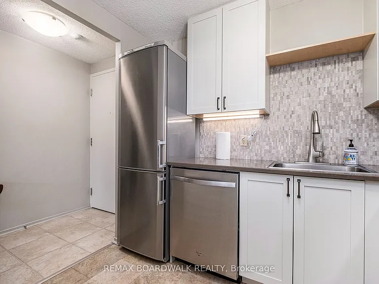 1025 Grenon Ave #210 — Photo 14
