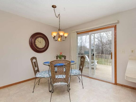 5th image of 18120 Cedar Dr NW