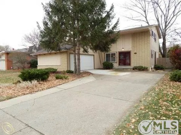 20006 Salisbury St, Saint Clair Shores, MI 48080