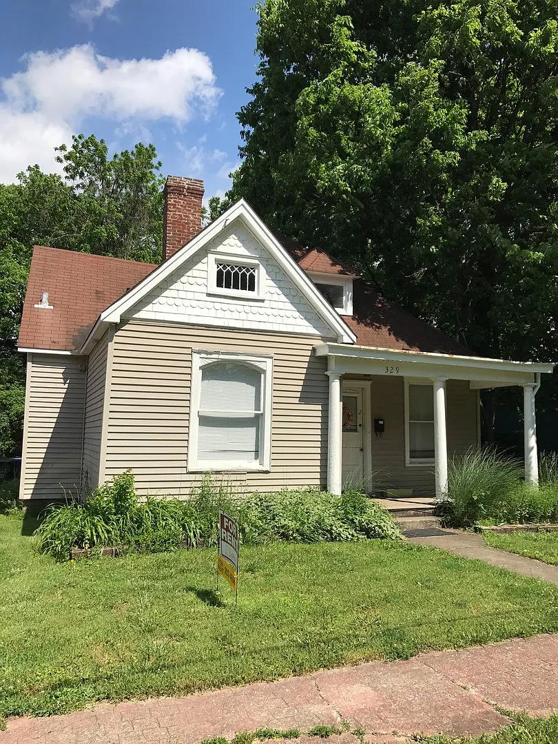 329-2 Oldham Ave Available August 2027 — Photo 4