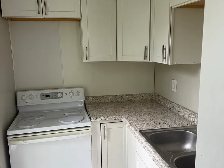 228 E Center St #103 — Photo 4