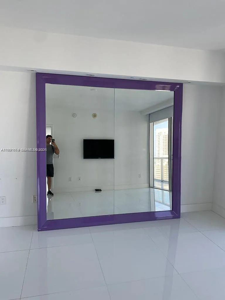 Building Photo - 495 Brickell Ave #2902