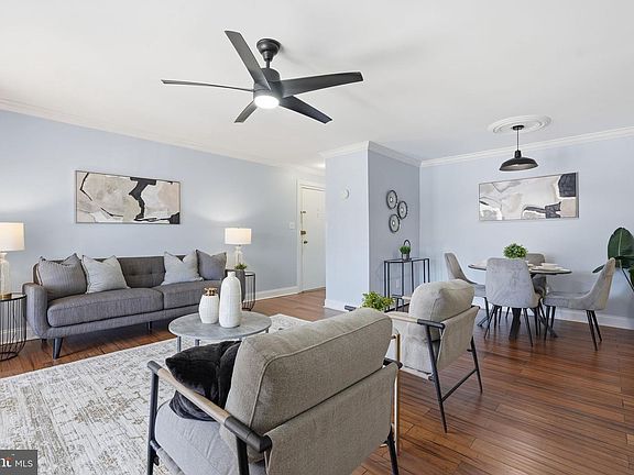 2nd image of 1138 S Washington St APT 204
