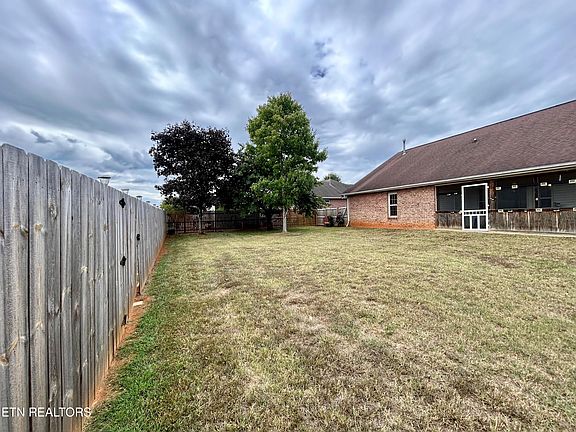 5th image of 2328 Portland Dr