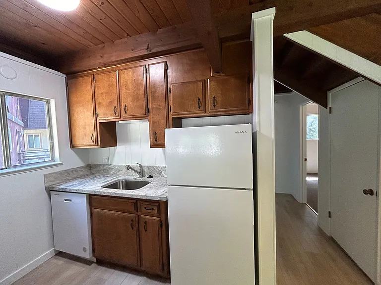 970 Tanglewood Dr — Photo 5