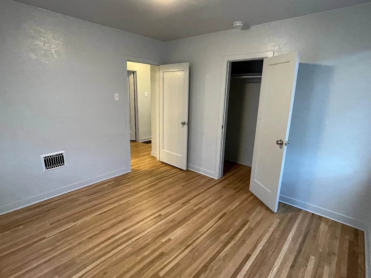 Building Photo - 619 S 10th Ave #1